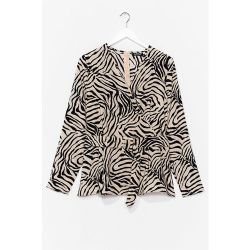 Womens Grande Taille - Top Cache-Cœur Ceinturé À Imprimé Zèbre Au Top De Mon Game Sauvage - Nasty Gal - Modalova