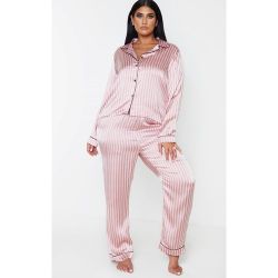 PLT Plus - Ensemble de pyjama rose tendre satiné rayé à chemise manches longues - PrettyLittleThing - Modalova
