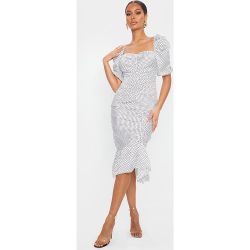 Robe mi-longue blanche imprimé pois à ourlet volanté et détail froncé - PrettyLittleThing - Modalova