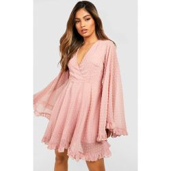Robe Patineuse À Manches Larges En Mousseline De Soie Dobby - /Coquille D'Œuf - 40, /Coquille D'Œuf - boohoo - Modalova