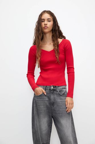 Pull En Maille Côtelée À Col En V - Pull&Bear - Modalova