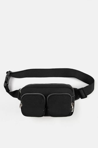 Sac Banane En Nylon Avec Poches - Pull&Bear - Modalova