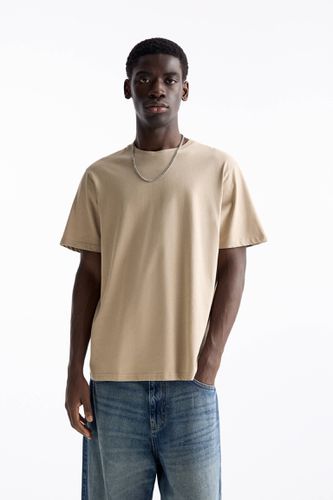 T-Shirt À Manches Courtes Basique En Coton - Pull&Bear - Modalova