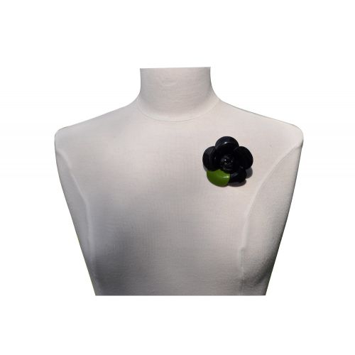 Broche Fleur en Corne Noire et Résine - LES POULETTES BIJOUX - Modalova