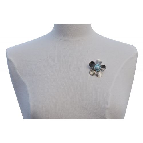 Broche Fleur en Nacre Grise Pépites et Perle de Larimar - LES POULETTES BIJOUX - Modalova