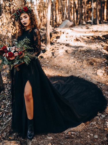 Robe de marie noir robe de mariage gothique col rond manche longue jupe fendue trane longue - Milanoo FR - Modalova