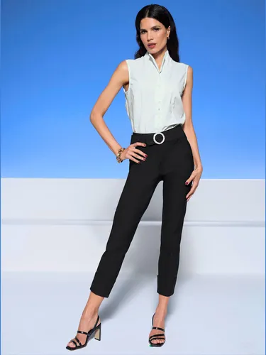 Pantalon 7/8 avec ceinture à boucle décorative - Ashley Brooke - Modalova