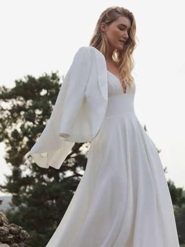 Robe de mariée simple A-ligne Col en V Robes de mariée sans manches - milanoo.com - Modalova