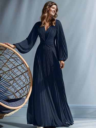 Robe de soirée pour mère de la mariée col en v manches longues ligne a plissée longueur au sol robes d\'invitées pour mariage - milanoo.com - Modalova