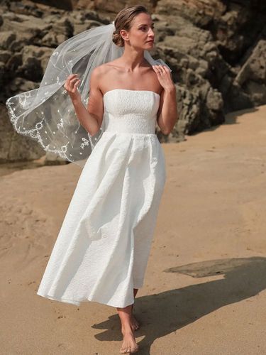 Robes de mariée courtes sans bretelles sans manches coupe trapèze longueur thé - milanoo.com - Modalova
