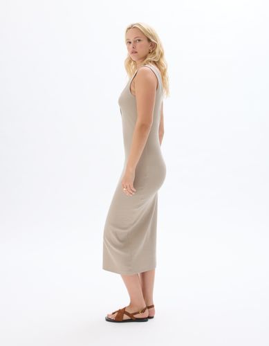 Robe longue côtelée en coton - beige - celio - Modalova