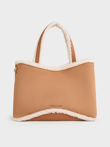 Charles & Keith - Sac cabas Sybill texturé à bordure en fourrure - Charles & Keith - Modalova