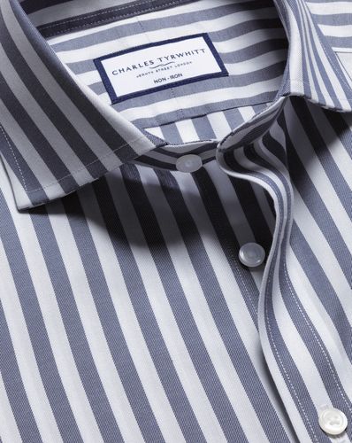 Chemise En Sergé À Larges Rayures Et Col Italien Sans Repassage - par - Charles Tyrwhitt - Modalova