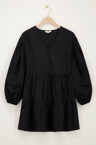 Robe large avec manches bouffantes et broderie | - My jewellery - Modalova