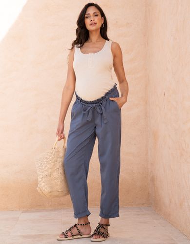 Pantalon chino de grossesse en dessous du ventre en mélange de coton | - Seraphine - Modalova