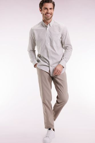 Confort et caractère. On retrouve ses finitions soignées jusque dans ses boutons ovales siglés et son col à pointes boutonnées - Eden Park - Modalova