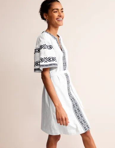 Robe courte brodée en jersey - Boden - Modalova