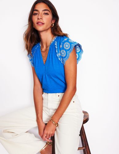 Top Ila à col cranté & manches en broderie anglaise-Bleu Martin-pêcheur - Boden - Modalova