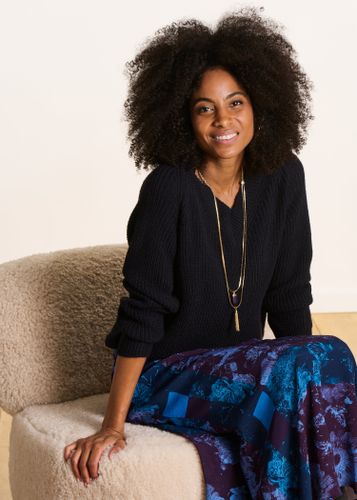 Pull bleu encolure V en maille côtes perlées - La Fée Maraboutée - Modalova