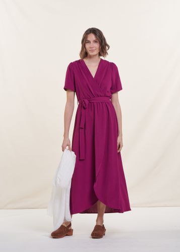 Robe longue faux portefeuille violette manches courtes - La Fée Maraboutée - Modalova