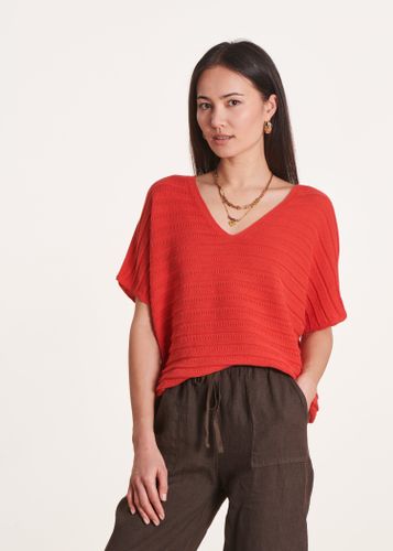 Pull rouge oversize manches courtes et col V - La Fée Maraboutée - Modalova