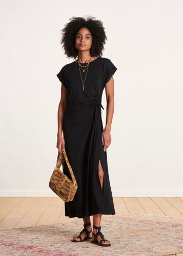 Robe longue fendue noire en lyocell manches courtes - La Fée Maraboutée - Modalova