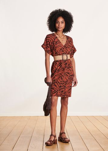Robe courte imprimé animalier manches courtes - La Fée Maraboutée - Modalova