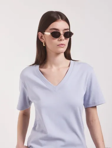 Signature V Neck T-shirt in Sky - Organic Cotton - Ninety Percent - Modalova