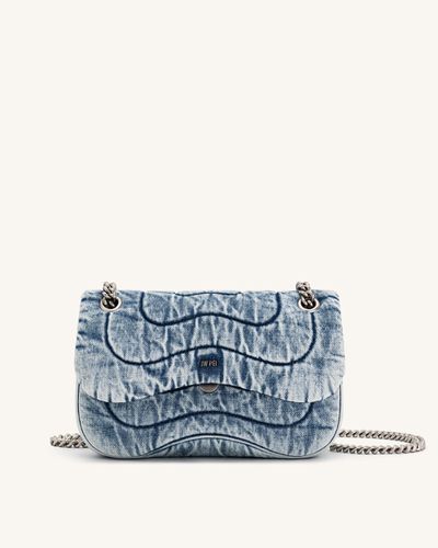 Sac bandoulière en denim matelassé avec chaîne Tina - Bleu - JW PEI - Modalova