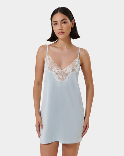 Isabella Luxury Satin Short Chemise Ice Water Blue/White - Blue / L - Bluebella - US - Modalova