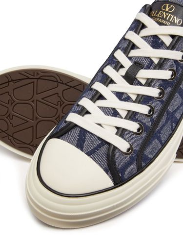 Sneakers With Logo - Valentino Garavani - Modalova