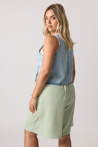 Short Texturé À Carreaux Vichy Vert Sauge Size 50-52 - Yours - Modalova