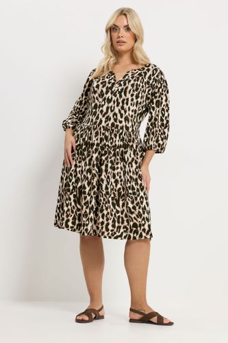 Robe Marron Nature À Encolure Crantée Et Imprimé Animalier Size 54-56 - Yours - Modalova