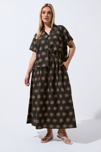 Yours Chemise Droite Marron Foncé À Imprimé Soleilsize 46 - Limited Collection - Modalova