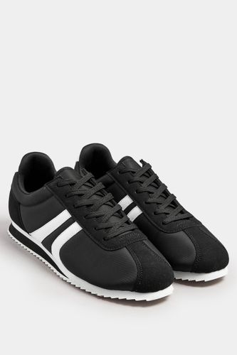 Tennis Noires Bandes Blanches Pieds Extra Largs Eee Size 41EEE - Yours - Modalova