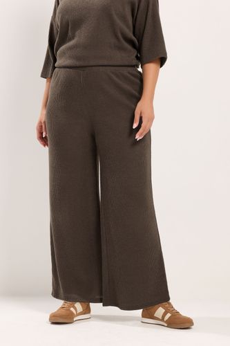 Pantalon Large Côtelé Marron Chocolat Size 54-56 - Yours - Modalova