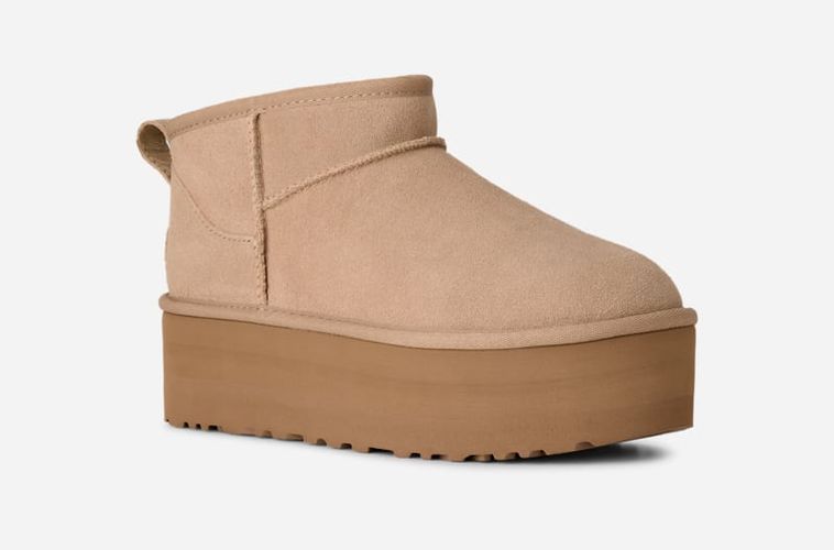 Botte Classic Ultra Mini à plateforme | UE in Beige, Taille 41, Daim - Ugg - Modalova
