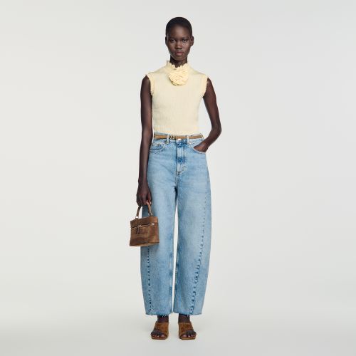T-shirt smocké à détail fleur - Sandro Paris - Modalova