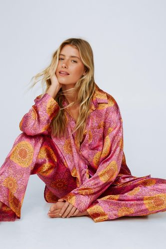 Pyjama Satiné Recyclé À Imprimé Mosaïque Avec Chemise Et Pantalon - 38 - Nasty Gal - Modalova