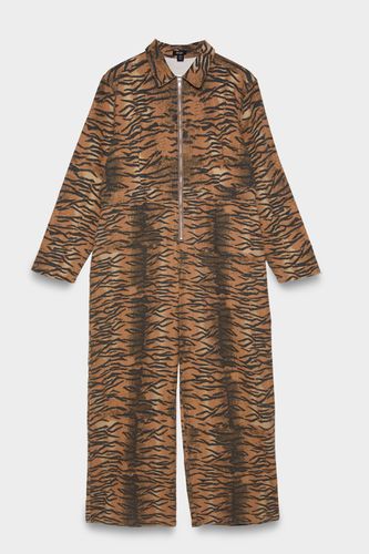 Plus Tiger Print Denim Jumpsuit - 50 - Nasty Gal - Modalova