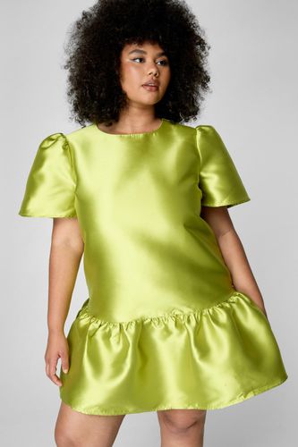 Plus Structured Satin Puff Sleeve Peplum Hem Mini Dress - 50 - Nasty Gal - Modalova