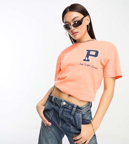 Collaboration exclusive - x ASOS - T-shirt avec logo - Pêche - Polo Ralph Lauren - Modalova