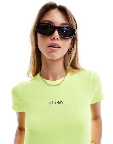 T-shirt effet rétréci à imprimé alien » - Collusion - Modalova