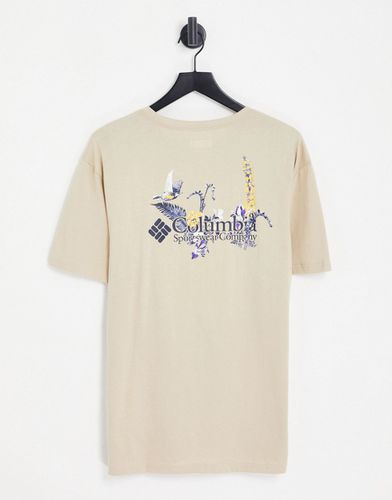 Path Lake - Exclusivité ASOS - T-shirt imprimé au dos - Kaki - Columbia - Modalova