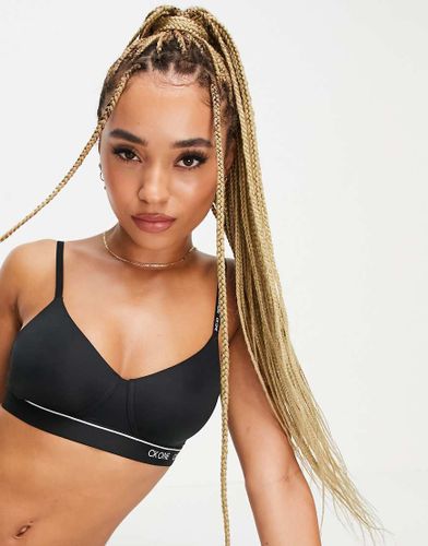 CK One Micro - Brassière légèrement doublée - Calvin Klein - Modalova