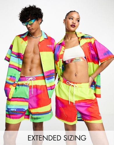 Pride - Short d'ensemble unisexe imprimé sur l'ensemble - Calvin Klein Jeans - Modalova