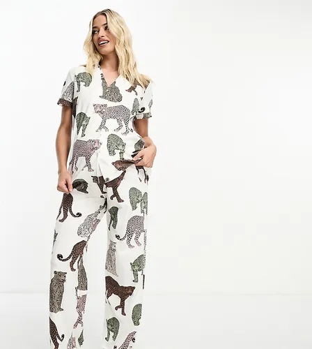 Maternity - Pyjama en coton avec top boutonné à manches courtes et pantalon à imprimé léopard ton sur ton - cassé - Chelsea Peers - Modalova