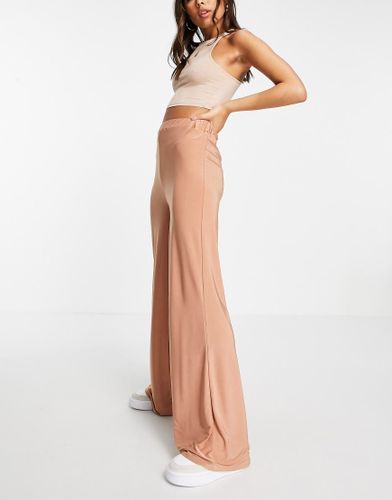 Pantalon large et fluide - Camel - Club L London - Modalova