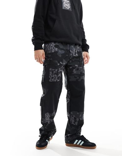 Pantalon cargo avec détails à motif camouflage - Adidas Originals - Modalova