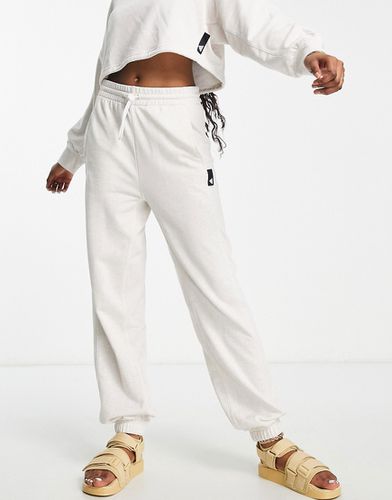 Adidas - Sportswear Botanical Dye - Pantalon de jogging à teinture végétale - cassé - adidas performance - Modalova